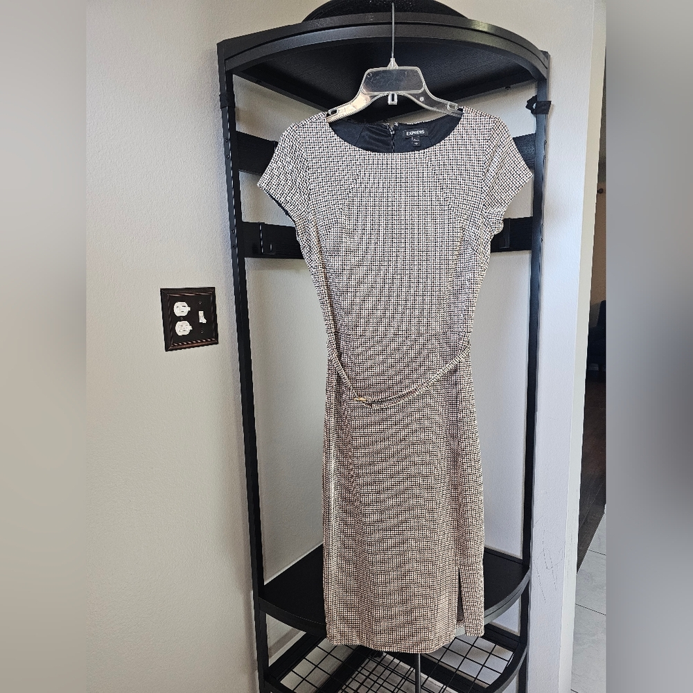 Express size small dress in a houndstooth pattern.